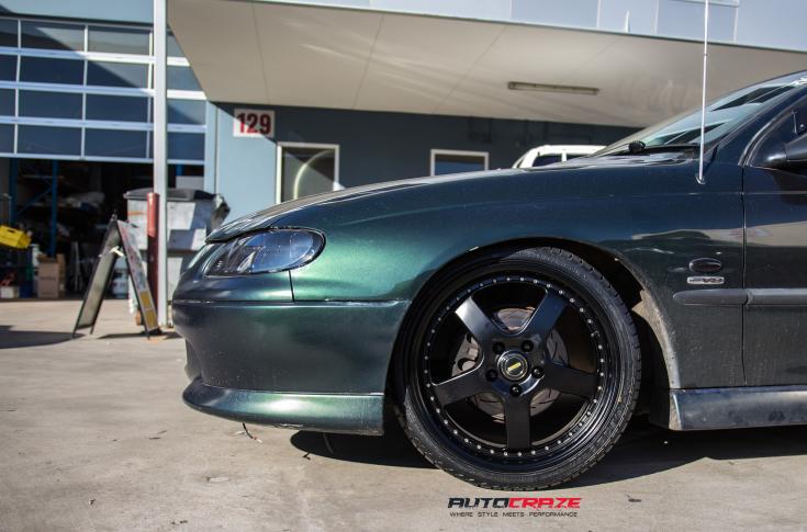 HOLDEN-COMMODORE-FR